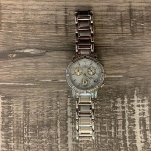 women’s invicta quartz watch
